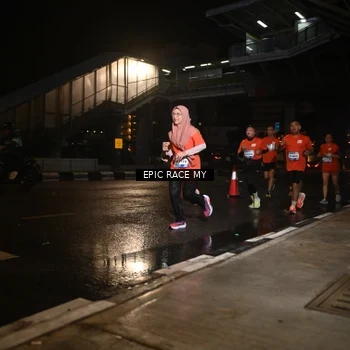 Runner Photo 7716016