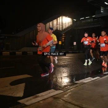 Runner Photo 7716019