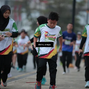 Runner Photo 7716022