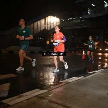 Runner Photo 7716033