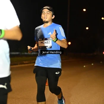 Runner Photo 7716038