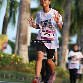 Runner Photo 7716039