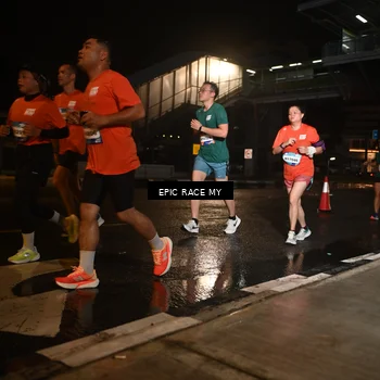 Runner Photo 7716043