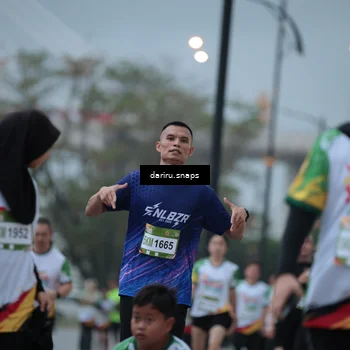 Runner Photo 7716052