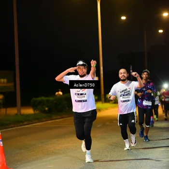 Runner Photo 7716057