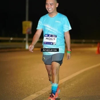 Runner Photo 7716075