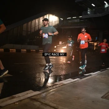 Runner Photo 7716076