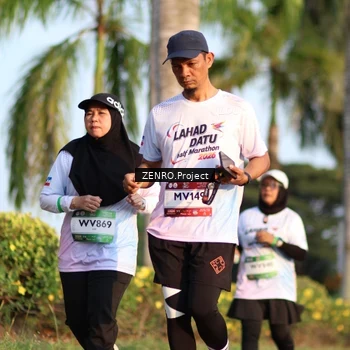 Runner Photo 7716087