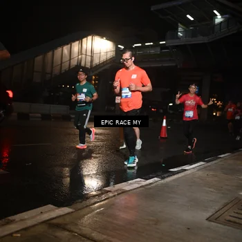Runner Photo 7716090