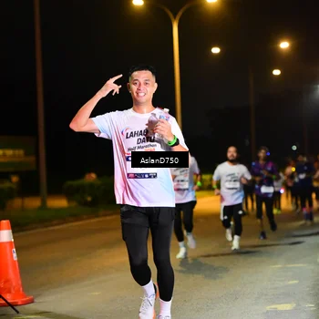 Runner Photo 7716093