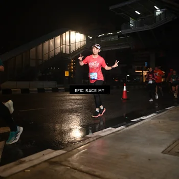 Runner Photo 7716094
