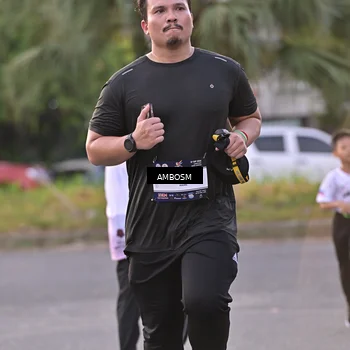 Runner Photo 7716100