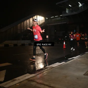Runner Photo 7716102