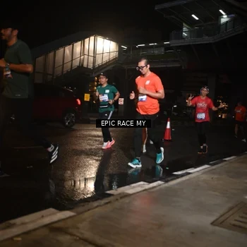 Runner Photo 7716104