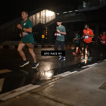 Runner Photo 7716108