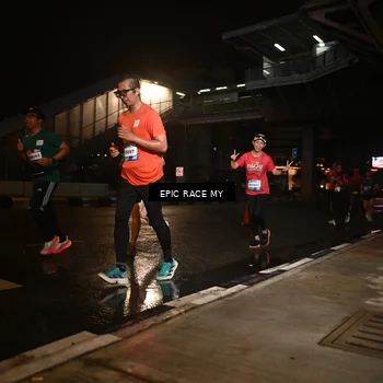 Runner Photo 7716113