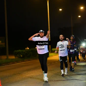 Runner Photo 7716114
