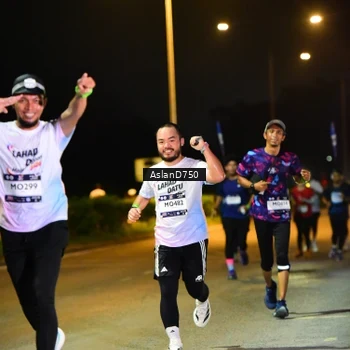 Runner Photo 7716119