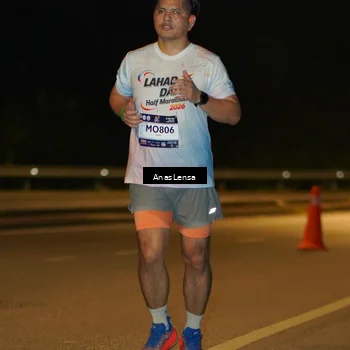 Runner Photo 7716121