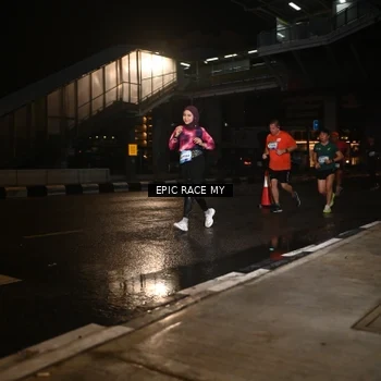 Runner Photo 7716133