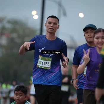 Runner Photo 7716134