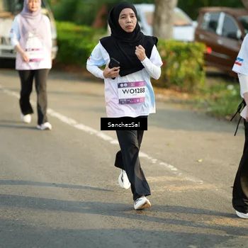 Runner Photo 7716159