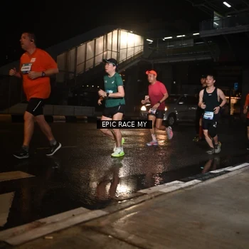 Runner Photo 7716161
