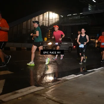 Runner Photo 7716172