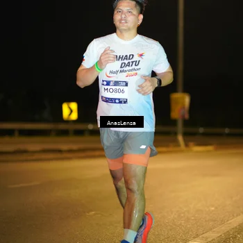 Runner Photo 7716173
