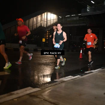 Runner Photo 7716180