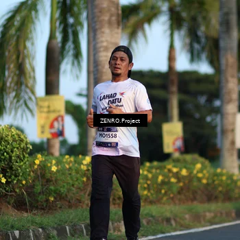Runner Photo 7716181