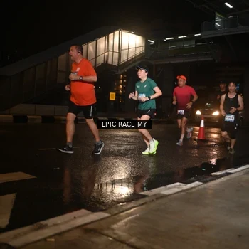 Runner Photo 7716190