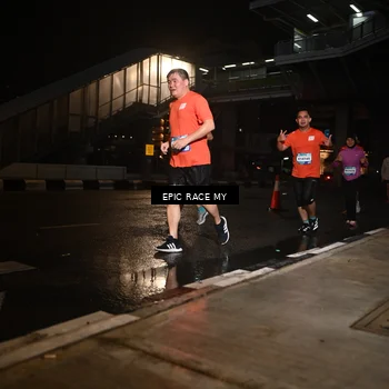 Runner Photo 7716198