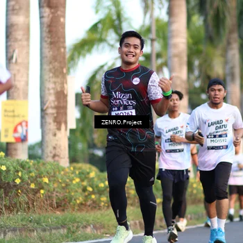 Runner Photo 7716208