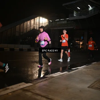 Runner Photo 7716229