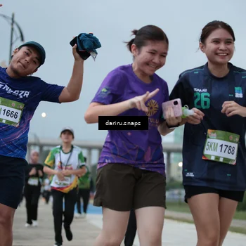 Runner Photo 7716230