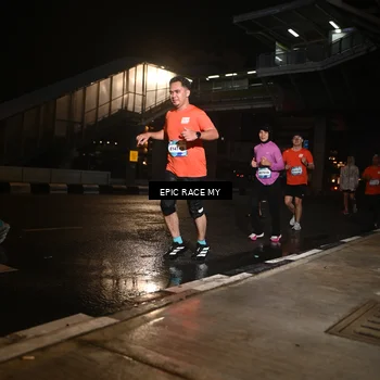 Runner Photo 7716231