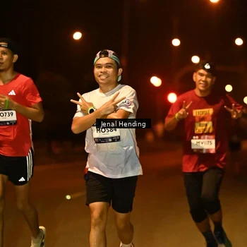 Runner Photo 7716233