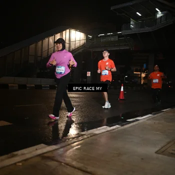 Runner Photo 7716234