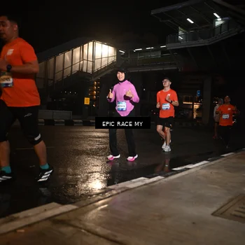 Runner Photo 7716235