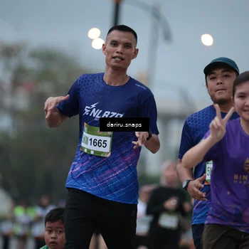 Runner Photo 7716237