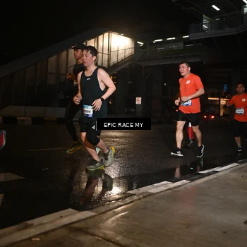 Runner Photo 7716250