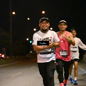 Runner Photo 7716251