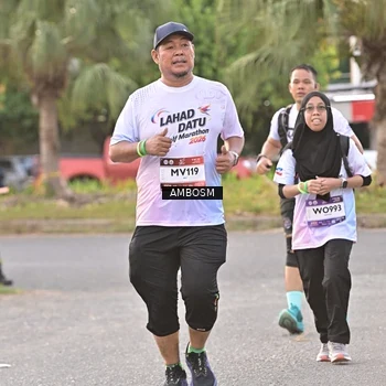 Runner Photo 7716254