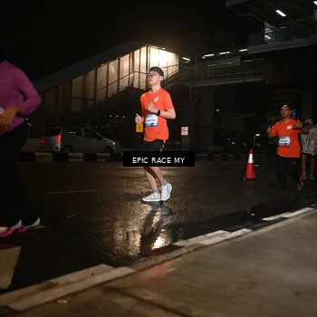 Runner Photo 7716262