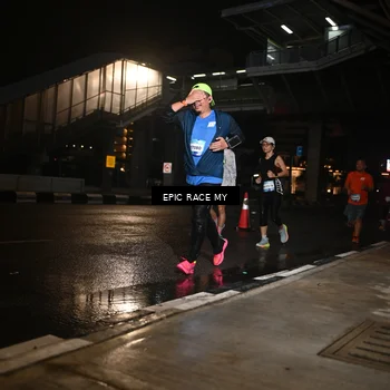 Runner Photo 7716267