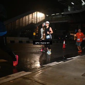 Runner Photo 7716285