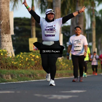 Runner Photo 7716299