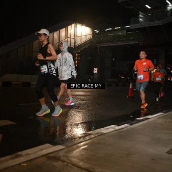 Runner Photo 7716309
