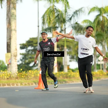 Runner Photo 7716333